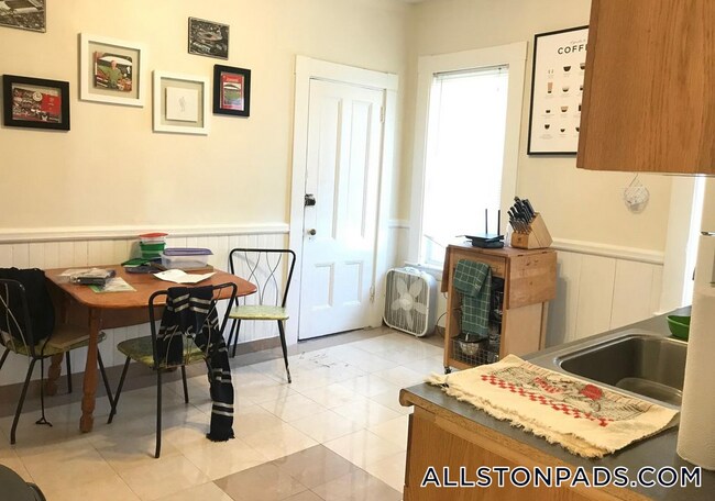 25 N Beacon St in Boston, MA - Building Photo - Building Photo