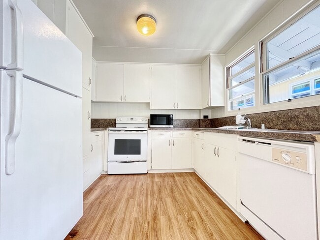 1254 Punana Loop in Kailua, HI - Building Photo - Building Photo