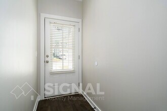 215 Creek Run Way in Calera, AL - Building Photo - Building Photo