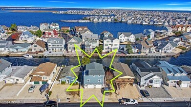 256 Ocean Bay Blvd in Lavallette, NJ - Foto de edificio - Building Photo