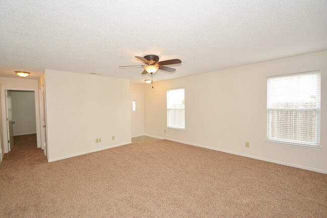 8561 Bluff Point Dr in Indianapolis, IN - Building Photo - Building Photo