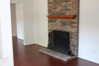 3805 Silver Maple Dr in Carrollton, TX - Building Photo - Building Photo