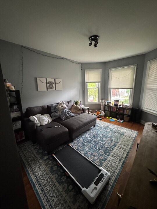 3131 N Central Park Ave, Unit 1 in Chicago, IL - Foto de edificio