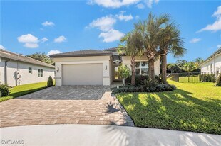 11453 Jacaranda Dr in Naples, FL - Building Photo