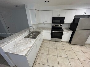 1527 Veracruz Ln in Weston, FL - Foto de edificio - Building Photo