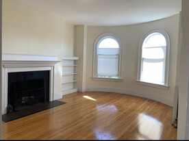 2 Ware St, Unit 401 in Cambridge, MA - Building Photo - Building Photo