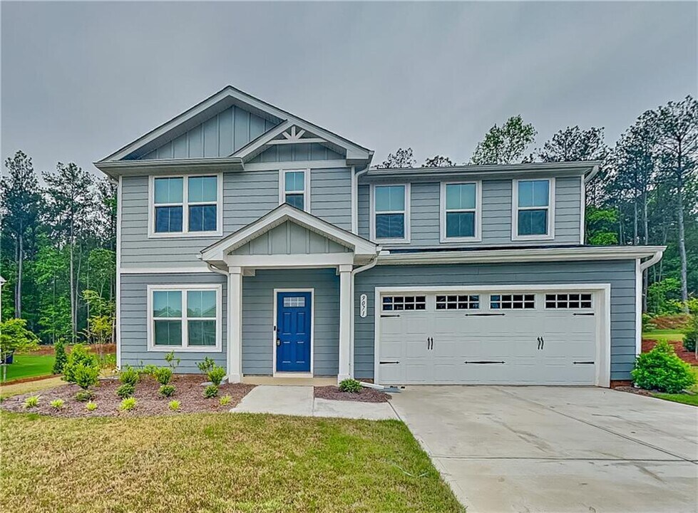9071 Celtic Dr in Winston, GA - Building Photo