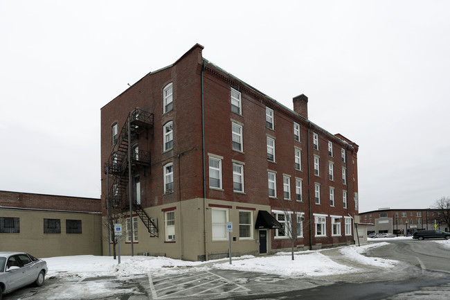 6 N Main St in Rochester, NH - Building Photo - Building Photo