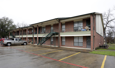 507 N Virginia St in Terrell, TX - Foto de edificio - Building Photo