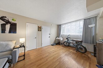 2105 W 47th Ave in Vancouver, BC - Building Photo - Building Photo