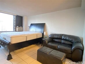 444 Niu St in Honolulu, HI - Building Photo - Building Photo