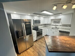 1709 Rock Bridge Mews, Unit C Heather Point in Chesapeake, VA - Building Photo - Building Photo