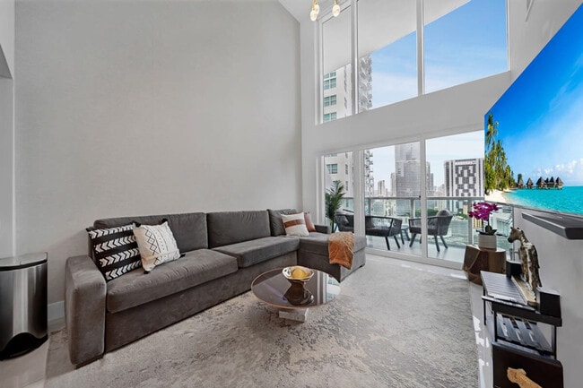 31 SE 5th St