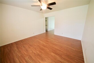 1800 Rhodes Rd in Austin, TX - Building Photo - Building Photo