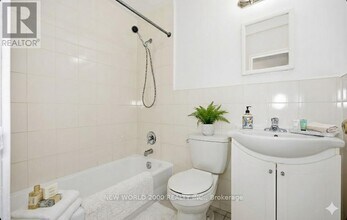 49 Glen Elm Ave in Toronto, ON - Building Photo - Building Photo