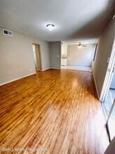 20951 Roscoe Blvd in Los Angeles, CA - Foto de edificio - Building Photo