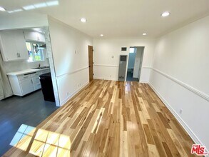 1126 N Formosa Ave in West Hollywood, CA - Foto de edificio - Building Photo