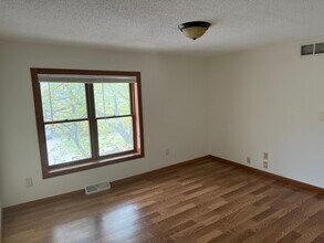 2172 Strongs Ave, Unit A in Stevens Point, WI - Building Photo - Building Photo