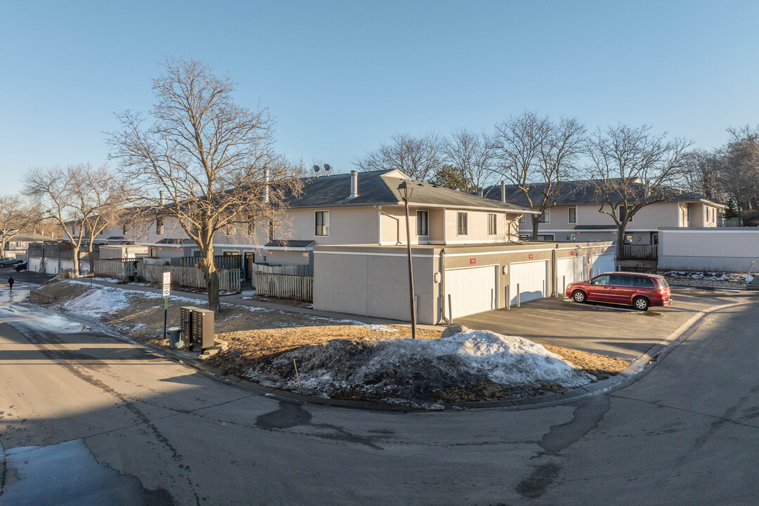 Westbrooke Patio Homes in Hopkins, MN - Building Photo