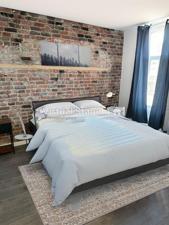 property at 4823 Saint-Urbain Rue