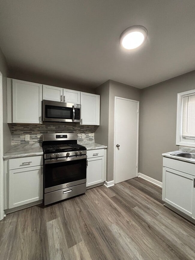 property at 2136 W 19th Ave