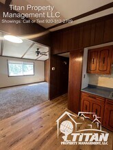 1382 Maricopa Dr in Oshkosh, WI - Building Photo - Building Photo