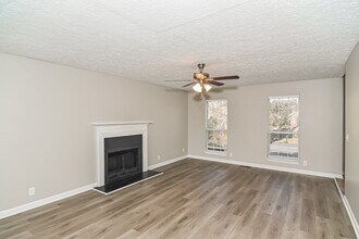 2813 Louise Russell Dr in Nashville, TN - Building Photo - Building Photo