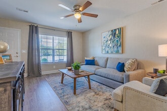 Avalon 1 in North Charleston, SC - Foto de edificio - Interior Photo