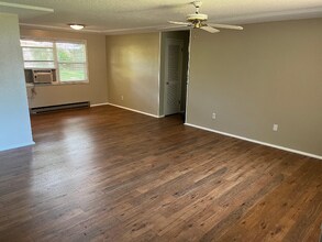 1975 SW 217th Ave in Aloha, OR - Foto de edificio - Building Photo