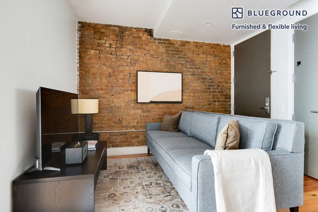 72 Willoughby St in Brooklyn, NY - Building Photo