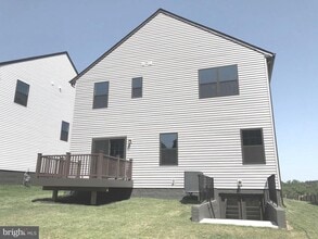 1604 Rampart Dr in Fredericksburg, VA - Foto de edificio - Building Photo