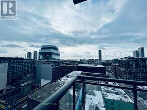 460 Adelaide St E in Toronto, ON - Building Photo - Building Photo