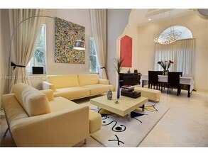 7061 NW 113th Ct in Doral, FL - Building Photo - Building Photo