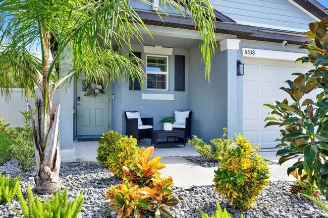 5538 Blue Azure Dr in Wimauma, FL - Building Photo - Building Photo