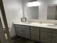 8111 Corinth St photo'