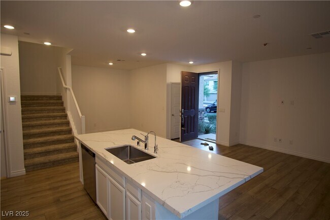 7342 N Decatur Blvd in Las Vegas, NV - Building Photo - Building Photo