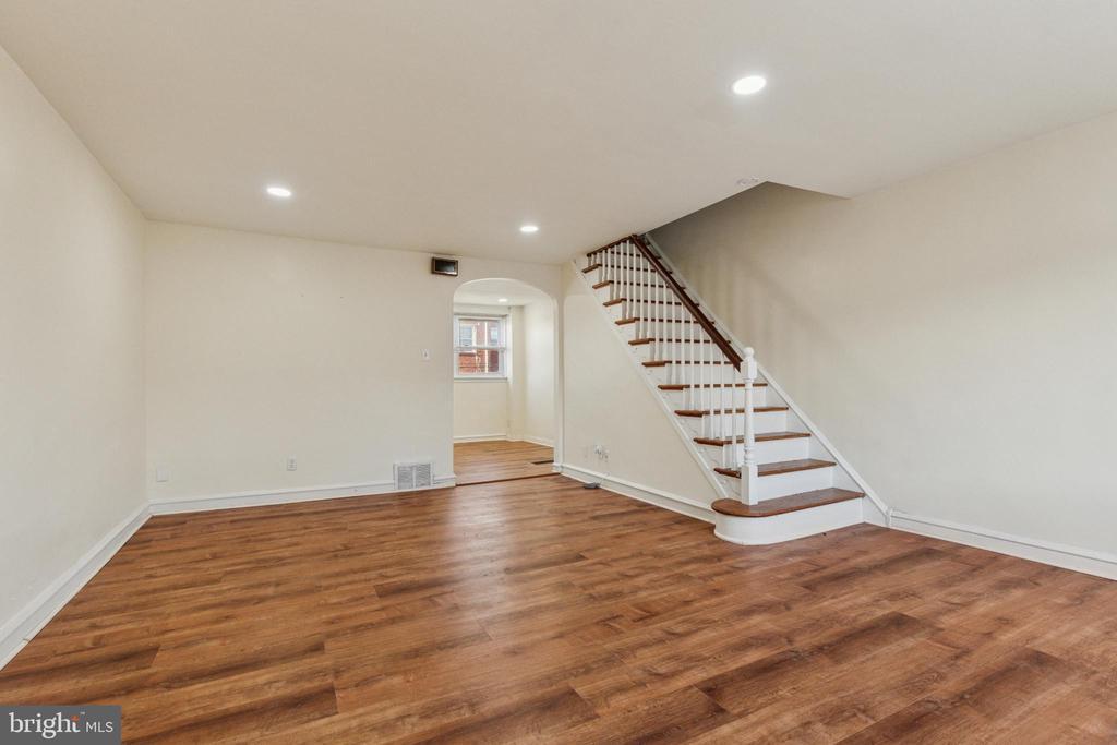 7816 Thouron Ave in Philadelphia, PA - Building Photo