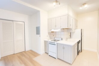 140 Chestnut St in Springfield, MA - Building Photo - Building Photo