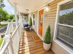 635 Valley St in Oakmont, PA - Foto de edificio - Building Photo