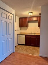 64 Burgundy Hill Ln in Middletown, CT - Building Photo - Building Photo