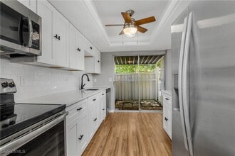 3538 Silver Pine Ct in Sarasota, FL - Building Photo - Building Photo