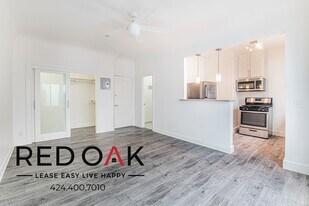 121 N Kenmore Ave, Unit 205 in Los Angeles, CA - Building Photo