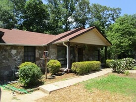94 Branson Rd SE in Rome, GA - Building Photo