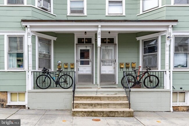 24 Bank St in Princeton, NJ - Building Photo - Building Photo