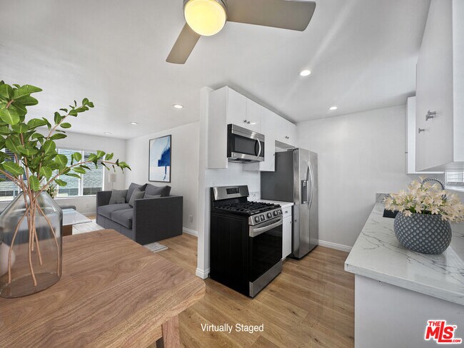 2841 S Sycamore Ave in Los Angeles, CA - Building Photo - Building Photo