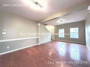 6842 Centerline Dr in Charlotte, NC - Building Photo - Building Photo