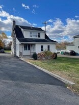2132 Durham Rd in Langhorne, PA - Building Photo