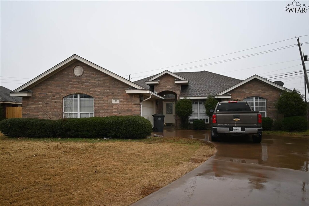 2 Ashley Ct in Wichita Falls, TX - Building Photo