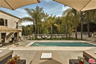 3780 1/2 Multiview Dr in Los Angeles, CA - Building Photo - Building Photo