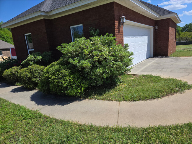 property at 60 Sunrise Ct